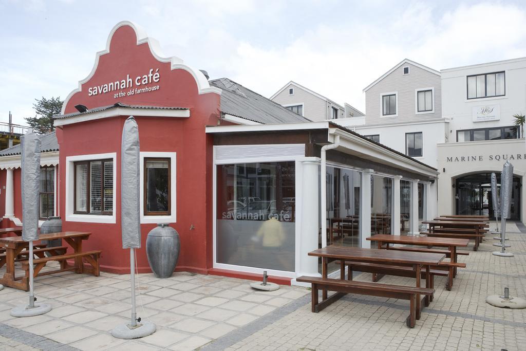 Marine Square Luxury Suites Hermanus Exterior photo