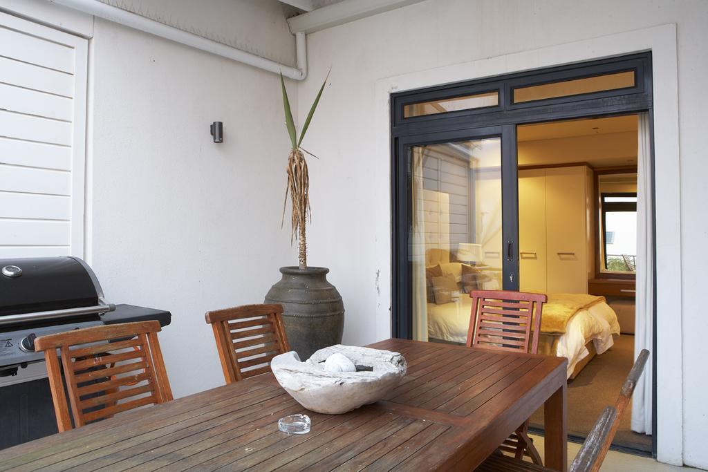 Marine Square Luxury Suites Hermanus Exterior photo