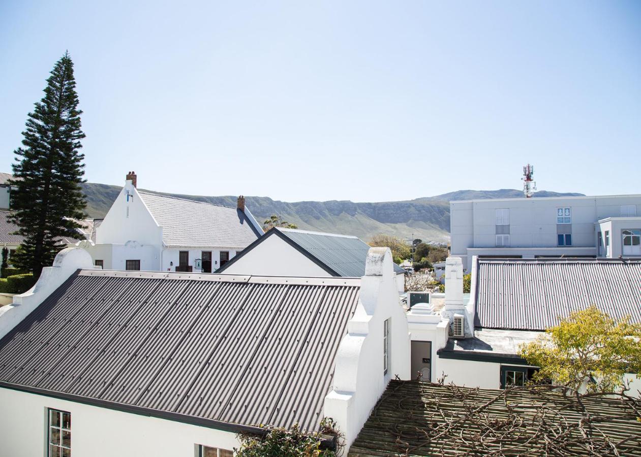 Marine Square Luxury Suites Hermanus Exterior photo