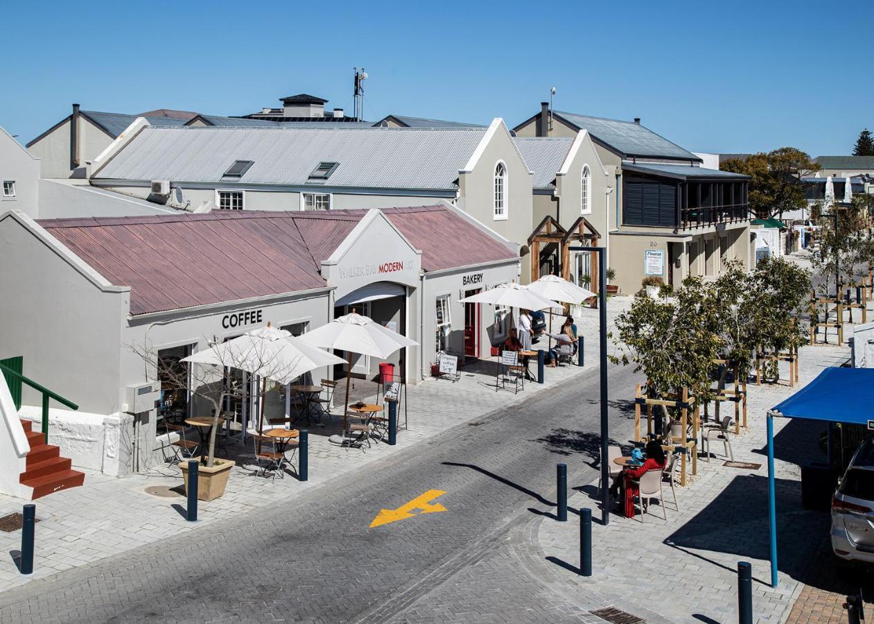 Marine Square Luxury Suites Hermanus Exterior photo