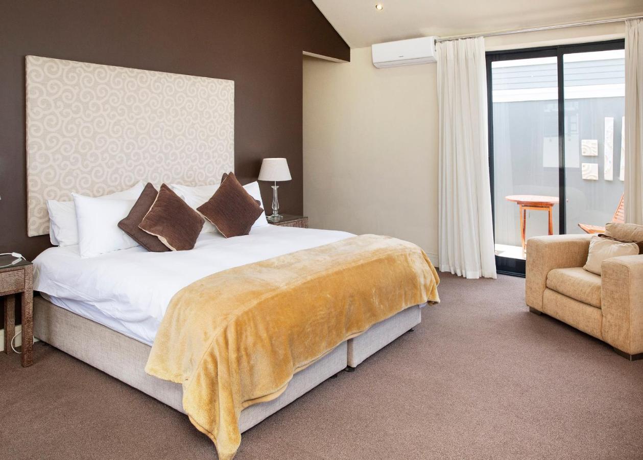 Marine Square Luxury Suites Hermanus Exterior photo