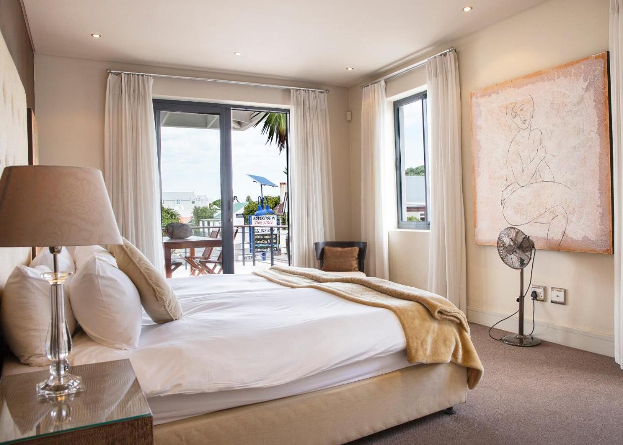 Marine Square Luxury Suites Hermanus Exterior photo