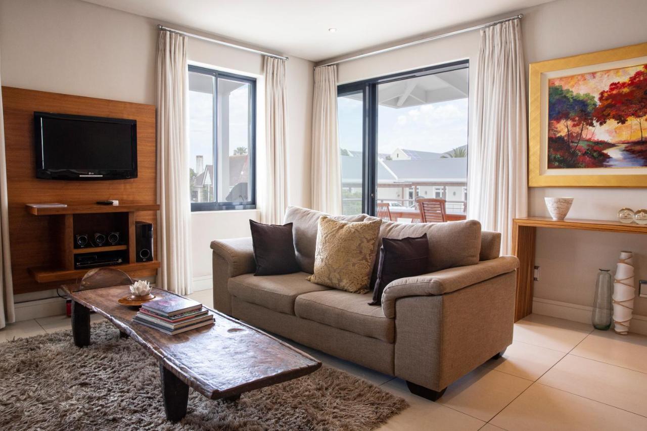 Marine Square Luxury Suites Hermanus Exterior photo